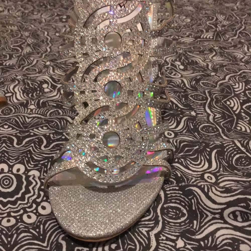 Sandals - Picture 4 of 8